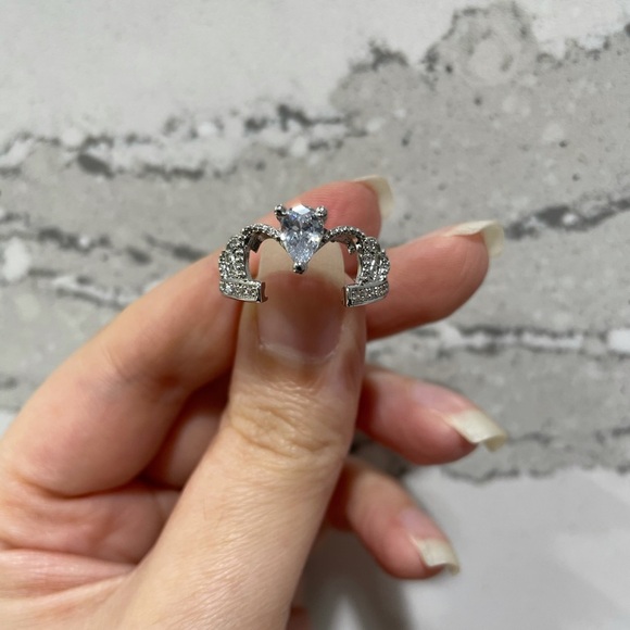 Crown Heart Silver Statement Ring set - Picture 12 of 17